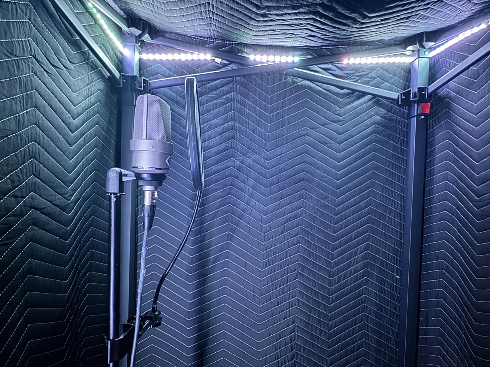 Portable Vocal Booth,Recording Booth Sound Booth for Recording Echo-Free Vocals Complete Home Recording Studio Foldable with Travel Bag for Voiceovers, Podcasts & Music customer photo 1