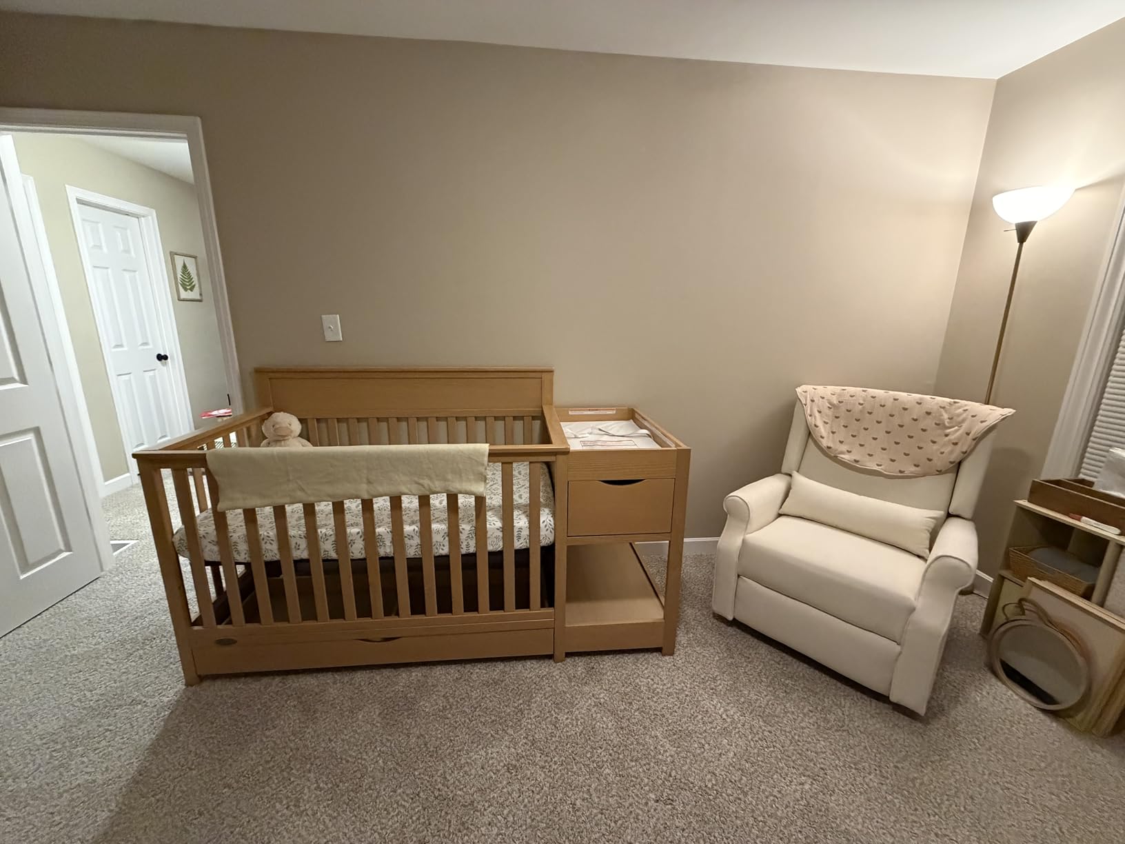 Graco Shiloh 5-in-1 Convertible Crib & Changer with Drawer, Frosted Oat | GREENGUARD Gold Certified, Baby Crib & Changing Table Combo, Includes Water-Resistant Changing Pad, Converts to Full-Size Bed customer photo 1
