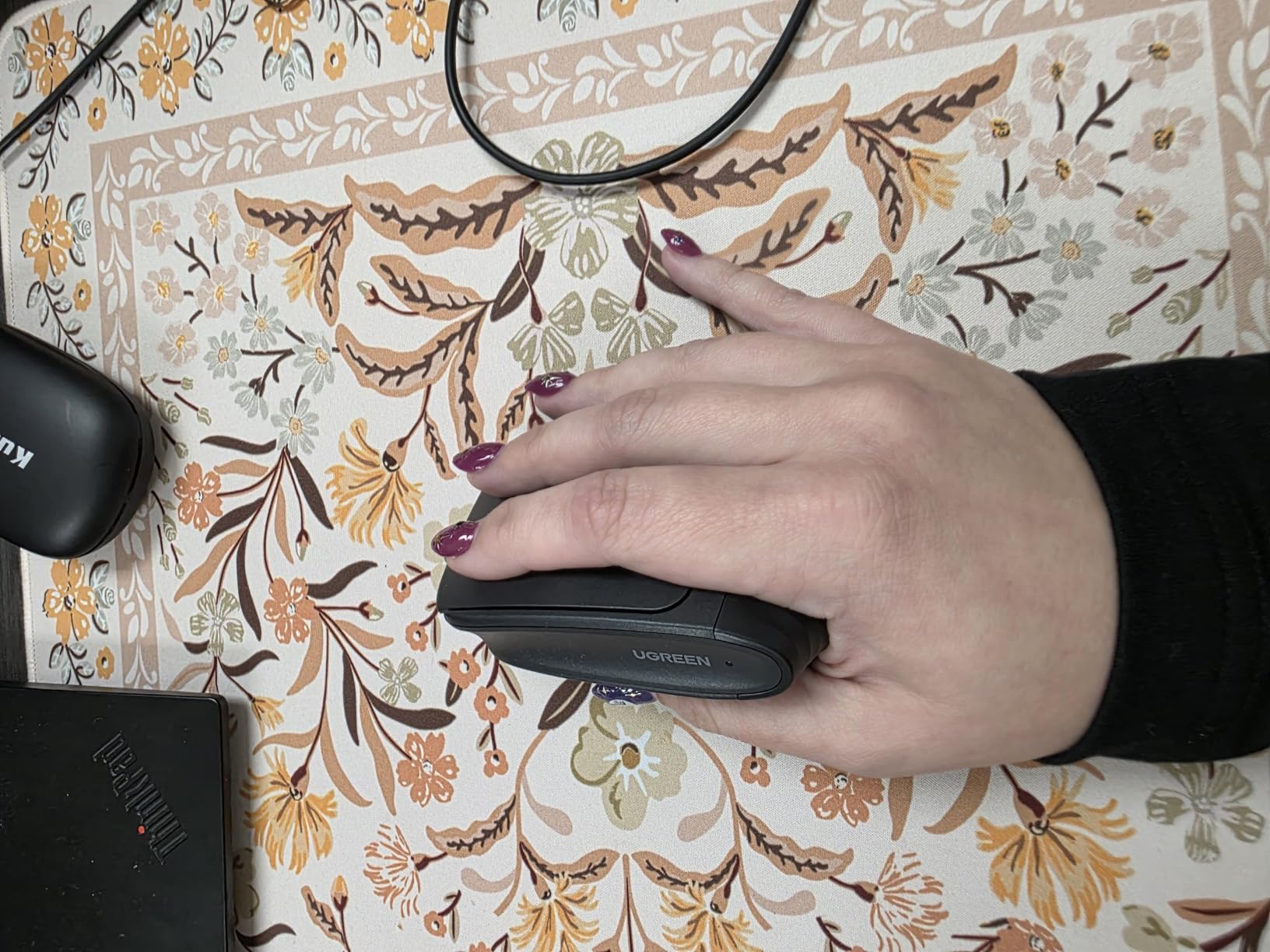 UGREEN Ergonomic Wireless Mouse, Bluetooth & 2.4G Wireless, Quiet Clicks customer photo 2