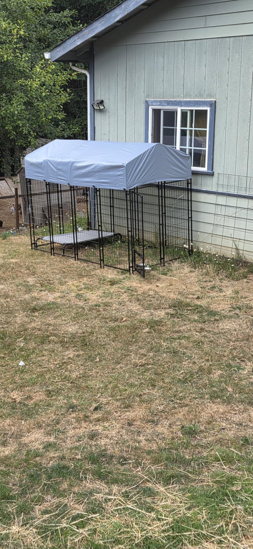 8x4x6 Ft Outdoor Dog Kennels for Large Dogs, Heavy Duty Welded Wire Steel Outside Dog Kennel with Roof, Dog Pens with 2 Rotating Dog Bowls, Dog Playpen Fence with Secure Lock for Backyard customer photo 2