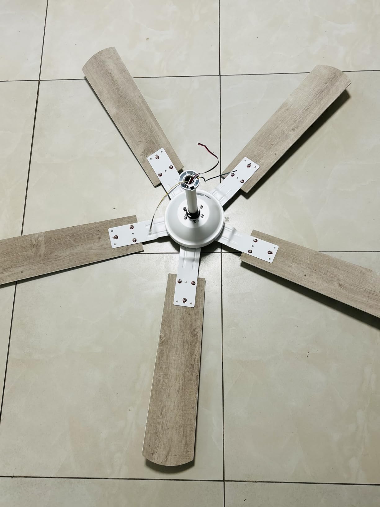 OJX Ceiling Fans with Lights, 52 inch Ceiling fan with Light and Remote/APP Control, 3CCT, Quiet DC Reversible, Dimmable, Modern Ceiling Fan for Bedroom, Living Room, Kitchen, Indoor/Outdoor Use customer photo 1