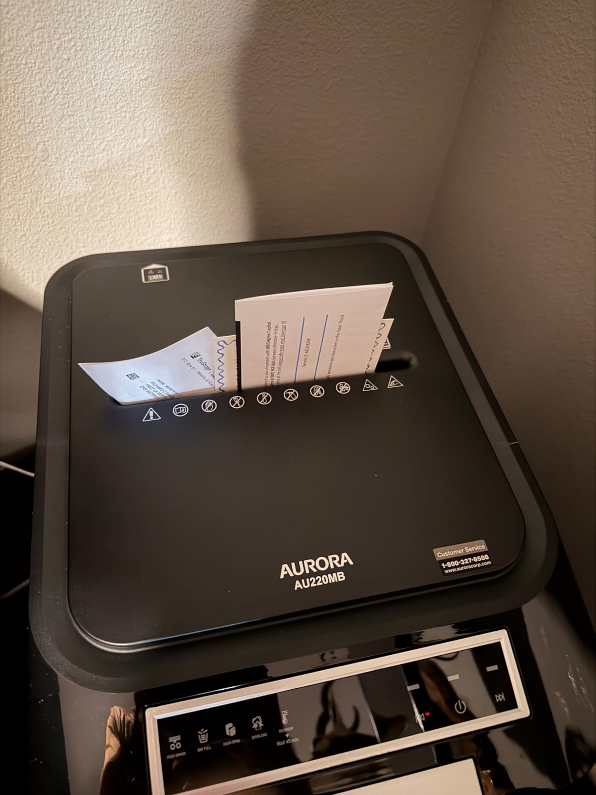 Aurora Commercial Grade 220-Sheet Auto Feed High Security Micro-Cut Paper Shredder / 60 Minutes / Security Level P-5 customer photo 1