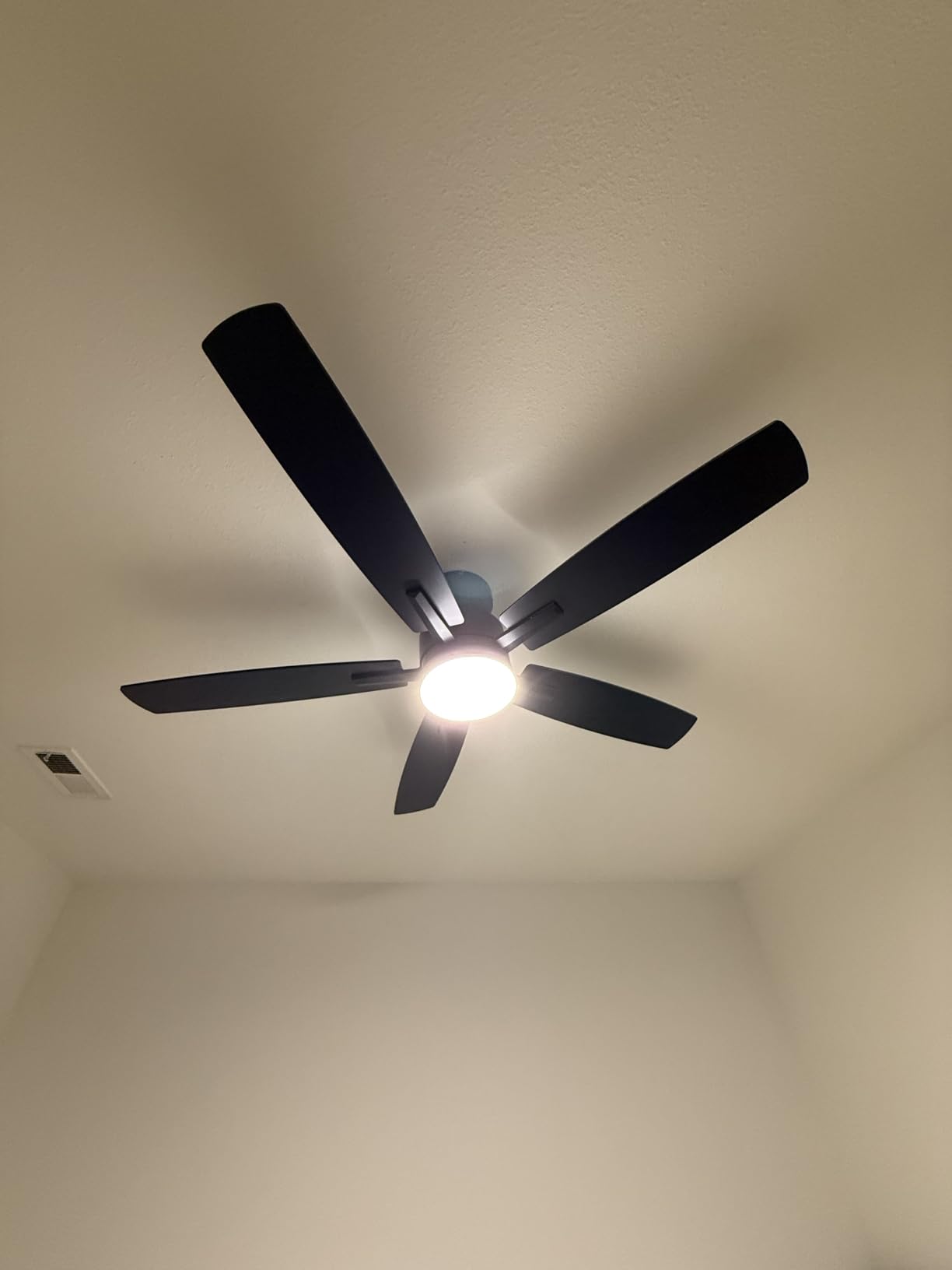Ohniyou 52'' Low Profile Ceiling Fan with Lights, Remote/APP Control, Black | Flush Mount, Dimmable 3CCT LED, Quiet Reversible DC Motor, Memory Function, 4580 CFM, for Indoor Bedroom Living Room customer photo 2