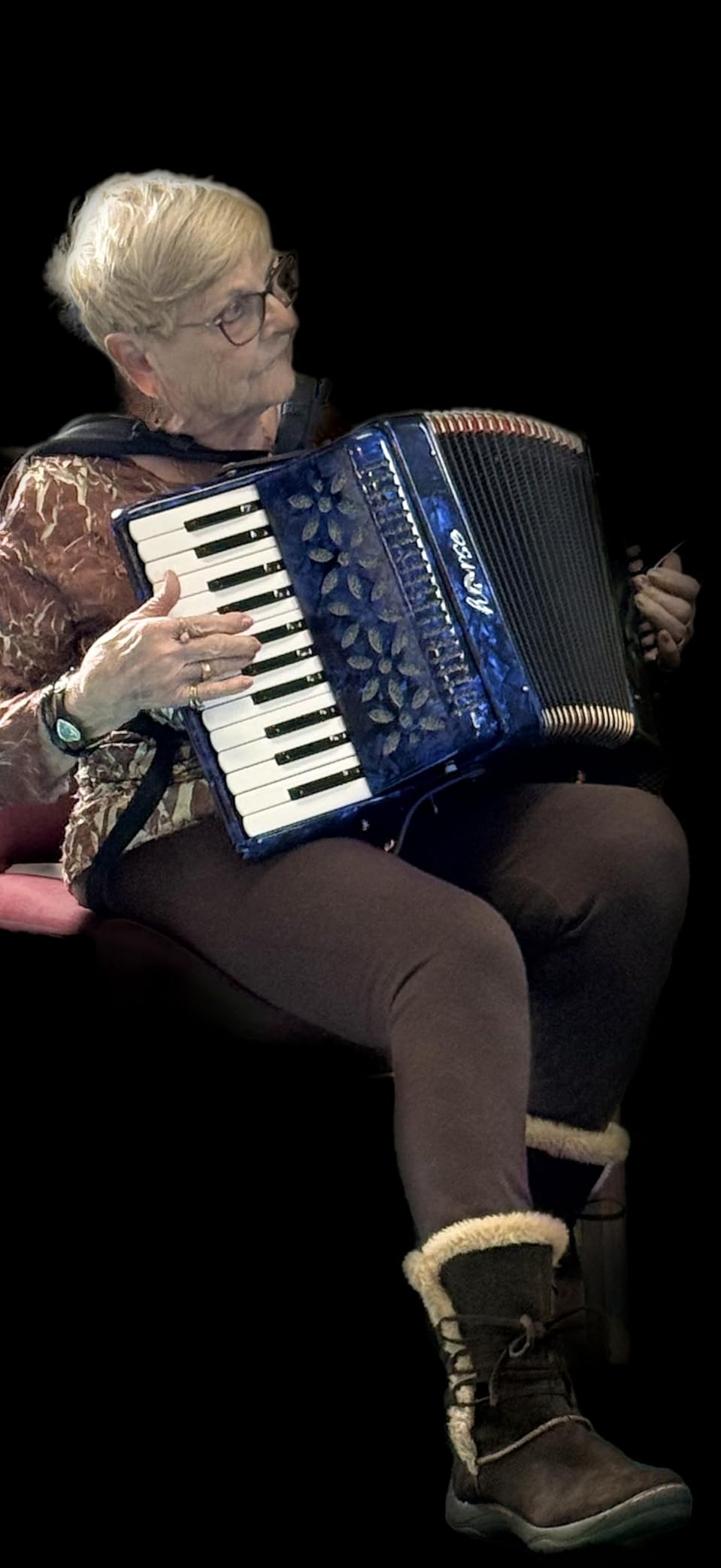 25 Keys Accordion, 16 Bass Piano Accordion Acordeon Acordeones Para Adultos for Beginner and Adults, Lightweight Portable with Adjustable Straps, Cleaning Cloth, Glove, and Carrying Bag (Black) customer photo 1