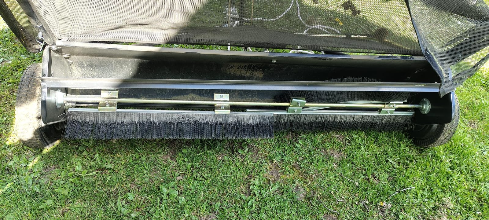 YINTATECH 50in Tow-Behind Lawn Sweeper Leaf Grass Collector 25 Cu.ft. | Heavy-Duty Garden Sweeper with Adjustable Brush Height, Anti-Splash Cover, Dumping Rope from Seat Handle for Yard Lawn customer photo 1