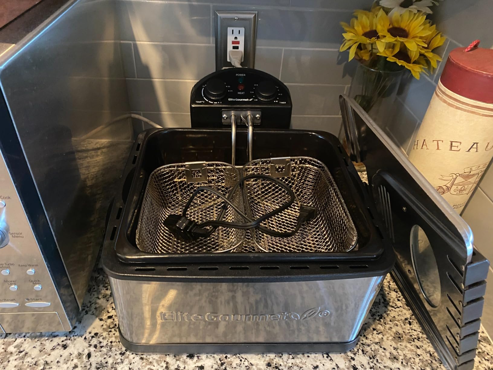 Elite Gourmet Deep Fryer, Dual 2-Qt Split Baskets, 4.5 Qt, Stainless Steel | 1700-Watt, Separates Foods for Simultaneous Cooking, Great for Families & Meal Prep customer photo 1