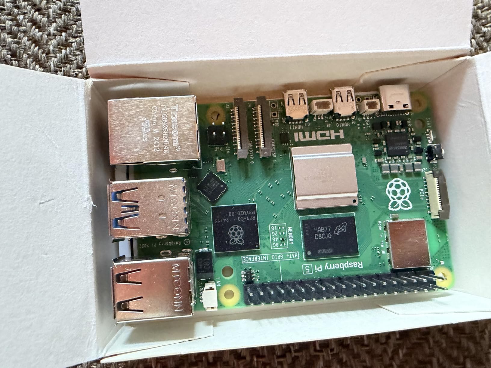 Raspberry Pi 5 4GB Kit, 4GB RAM Single Board Computer with Active Cooler and ABS Case, Complete Raspberry Pi 5 Starter Kit for IoT Robotics Retro Gaming customer photo 2