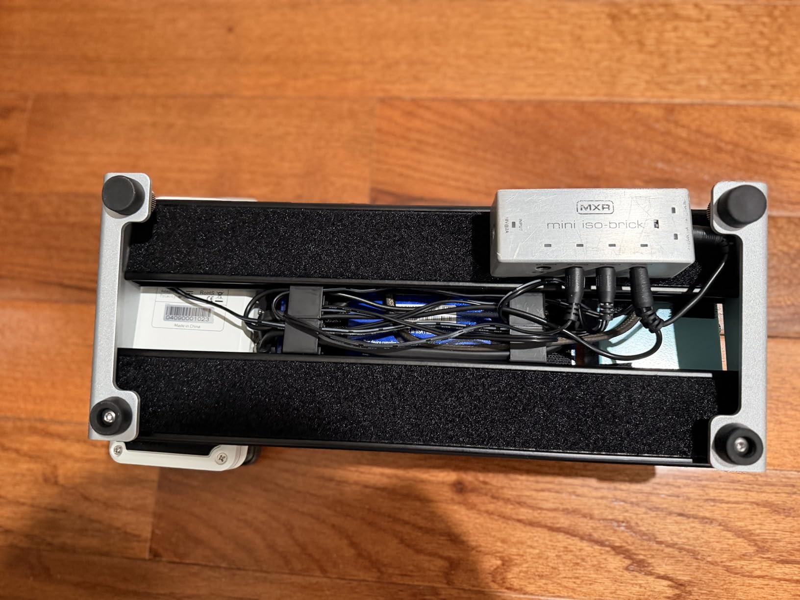 D'Addario XPND Core Pedalboard, Small Single Row | D'Addario XPND pedalboard gear offers expandable setup, durable design, clean cable routing and reliable stage organization customer photo 2
