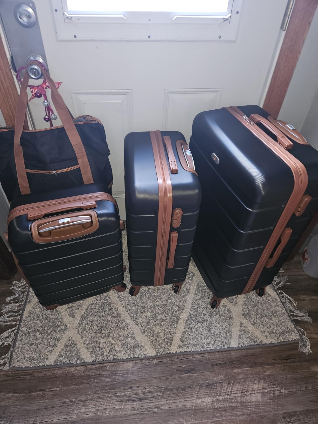 Suitour Luggage Sets 6 Piece, 20-inch Carry-on and 24 inch 28 inch Checked Suitcase Set with Cosmetic Case and Expandable Travel Duffle Bags Set (Rose Gold) customer photo 1