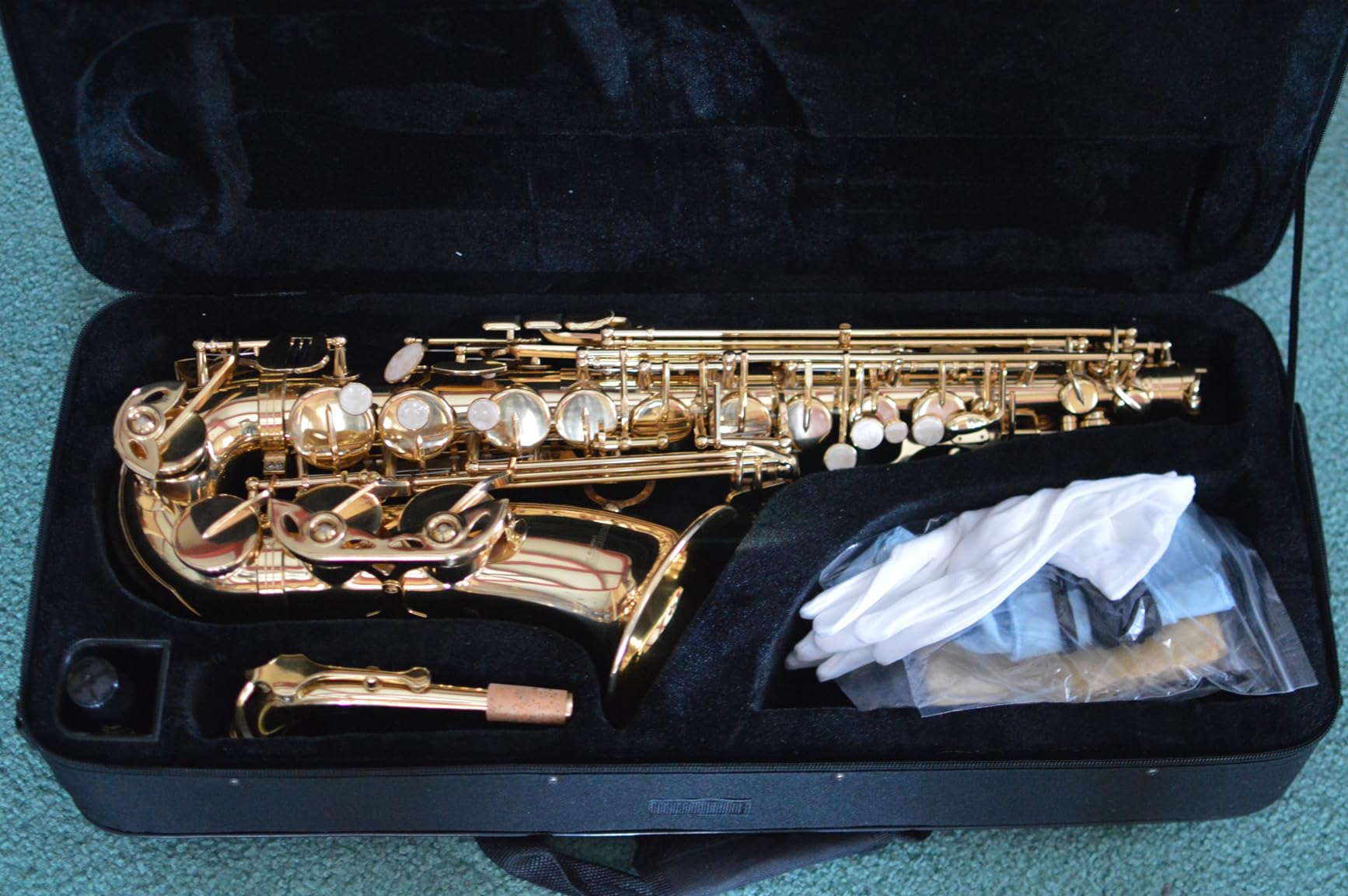 SONICAKE Alto Saxophone E Flat - Beginner Friendly Gold Saxophone Full Kit for Students with Carry Case, Mouthpiece, Reeds & Accessories QSX-01 customer photo 2