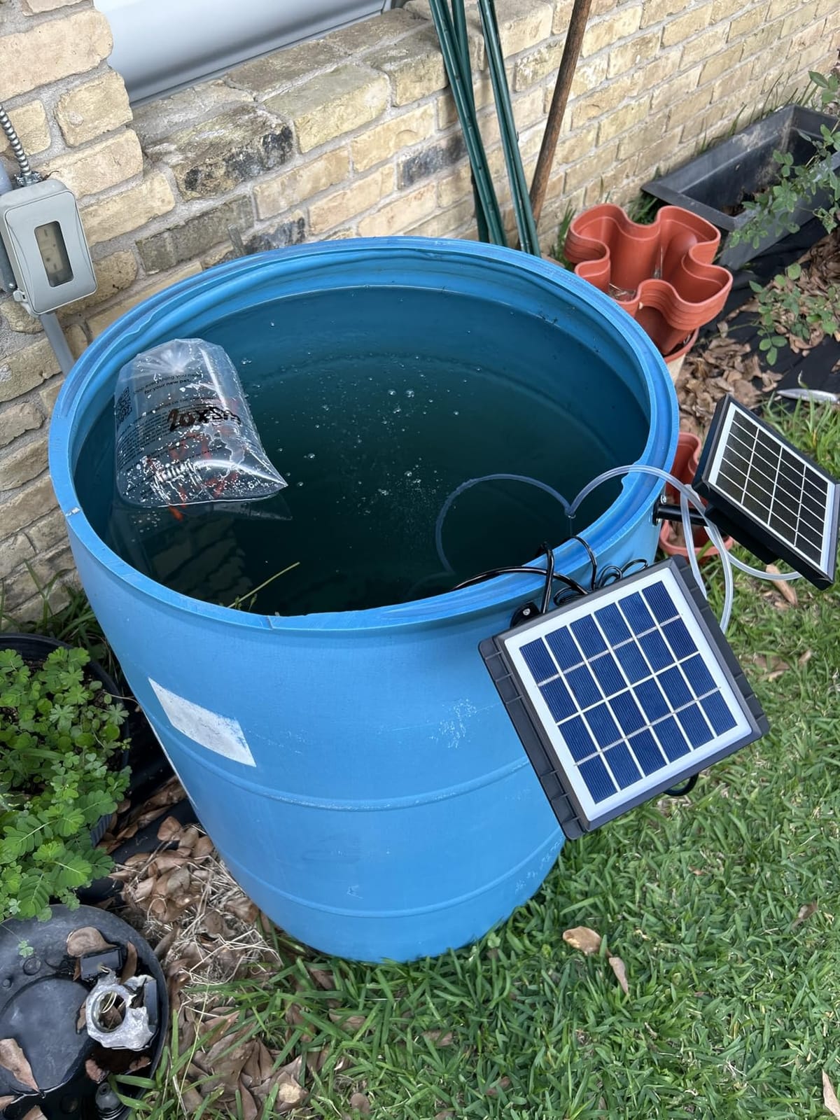 3W Solar Pond Aerator with 2200mAh Battery Backup, All-in-One Solar Air Pump, 24/7 Continuous Oxygenation, Quiet Operation, 3 Modes Bubbler, Portable for Small Ponds, Fish Tanks & Hydroponics customer photo 1