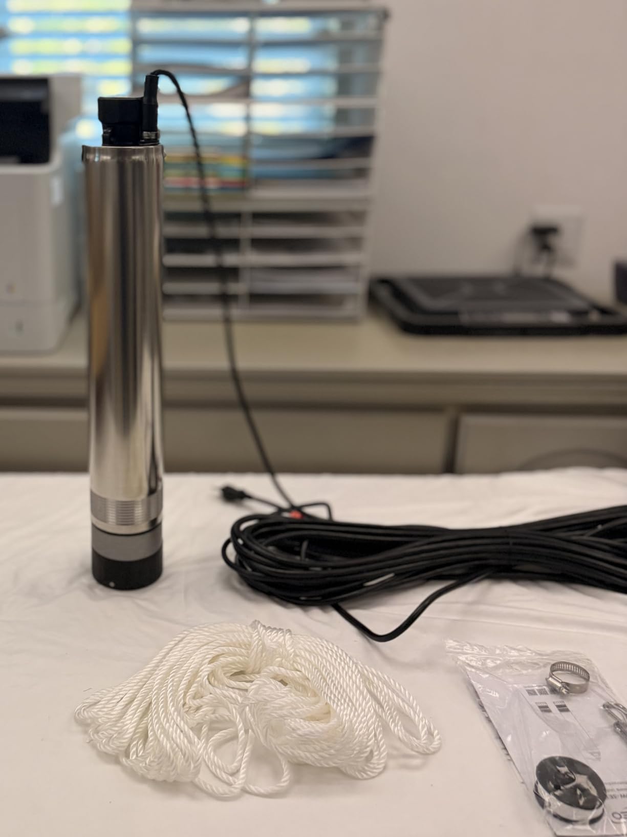 LEO 1.5HP Auto ON/OFF Deep Well Pump 170FT Head Deep Well Submersible Pump | 2200GPH Submersible Well Pump with 72FT Power Cord 115V, Stainless Steel customer photo 2