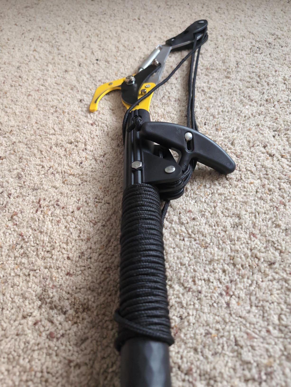 14.5FT Pole Saw for Tree Trimming, 2-In-1 Manual Tree Pruner with Saw, Extendable Long Handle Pole Tree Trimmer, High Reach Limbs Branch Cutter and Pruning Shears for Yard Garden Palm Shrubs customer photo 2