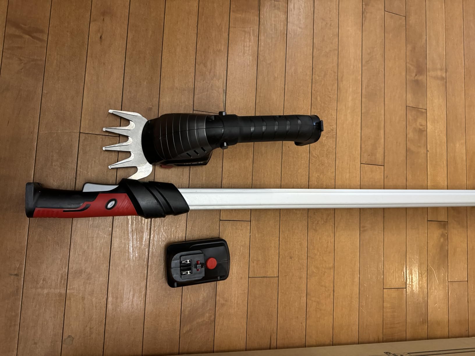MZK 20V 2-in-1 Pole Hedge Trimmer & Grass Shear, 13-Foot Reach | Multi-angle cordless trimmer with extension pole for hedges, grass shearing, shrubs, and yard care. customer photo 2