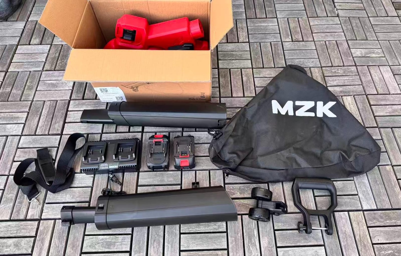 MZK 40V Leaf Vacuum Mulcher, 600 CFM Cordless Blower | High-airflow 3-in-1 tool with 40L bag and dual batteries for leaf collection customer photo 2