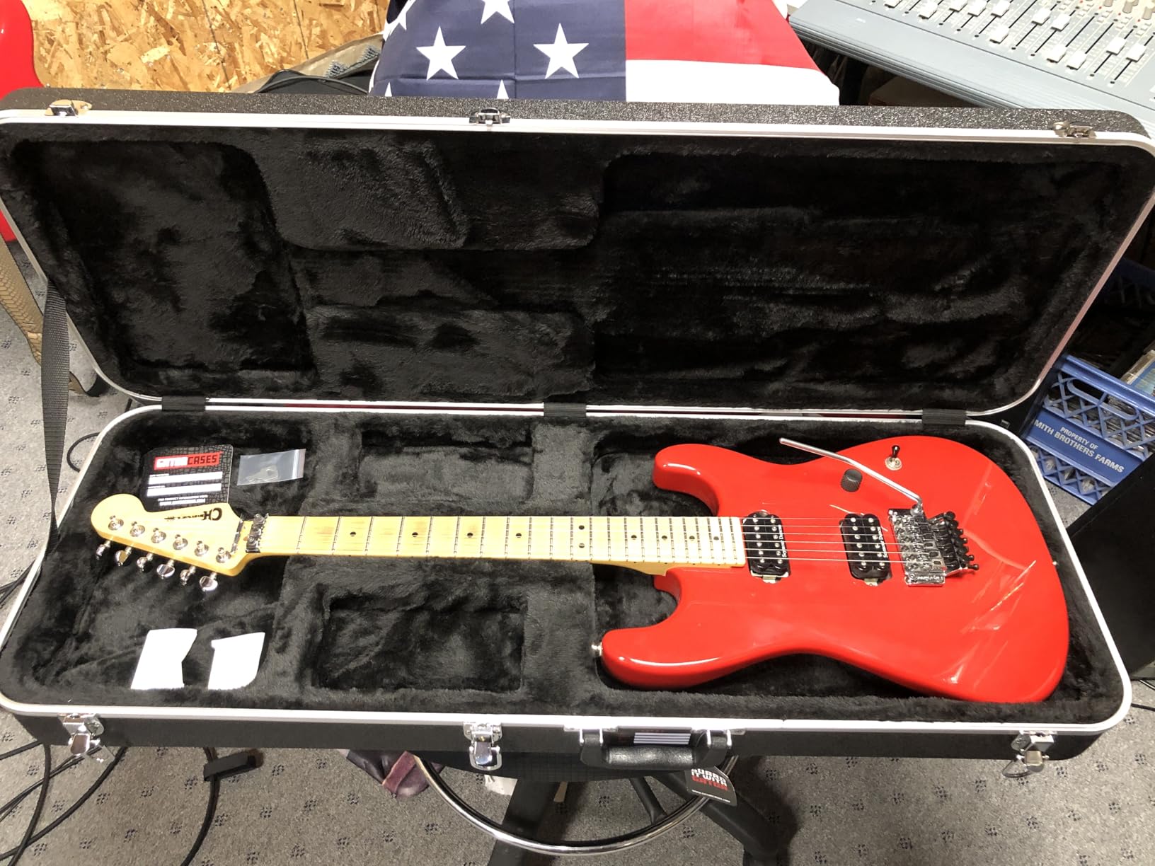 Gator Cases Deluxe Legacy Series Lightweight Deluxe ABS Molded Case for Standard Strat or Tele Style Guitars (GC-ELECTRIC-A) customer photo 2