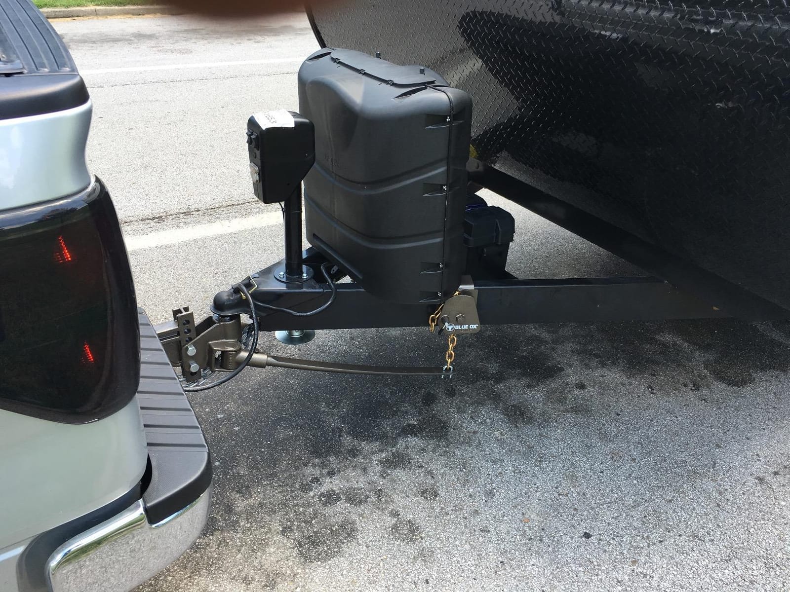 Blue Ox BXW1000 SwayPro Weight Distributing Hitch 2″ Receiver for Trailer | 7 Hole Shank | 10,000 lbs Maximum Towing | Levels Out Ride to Restore Control and Stability customer photo 1