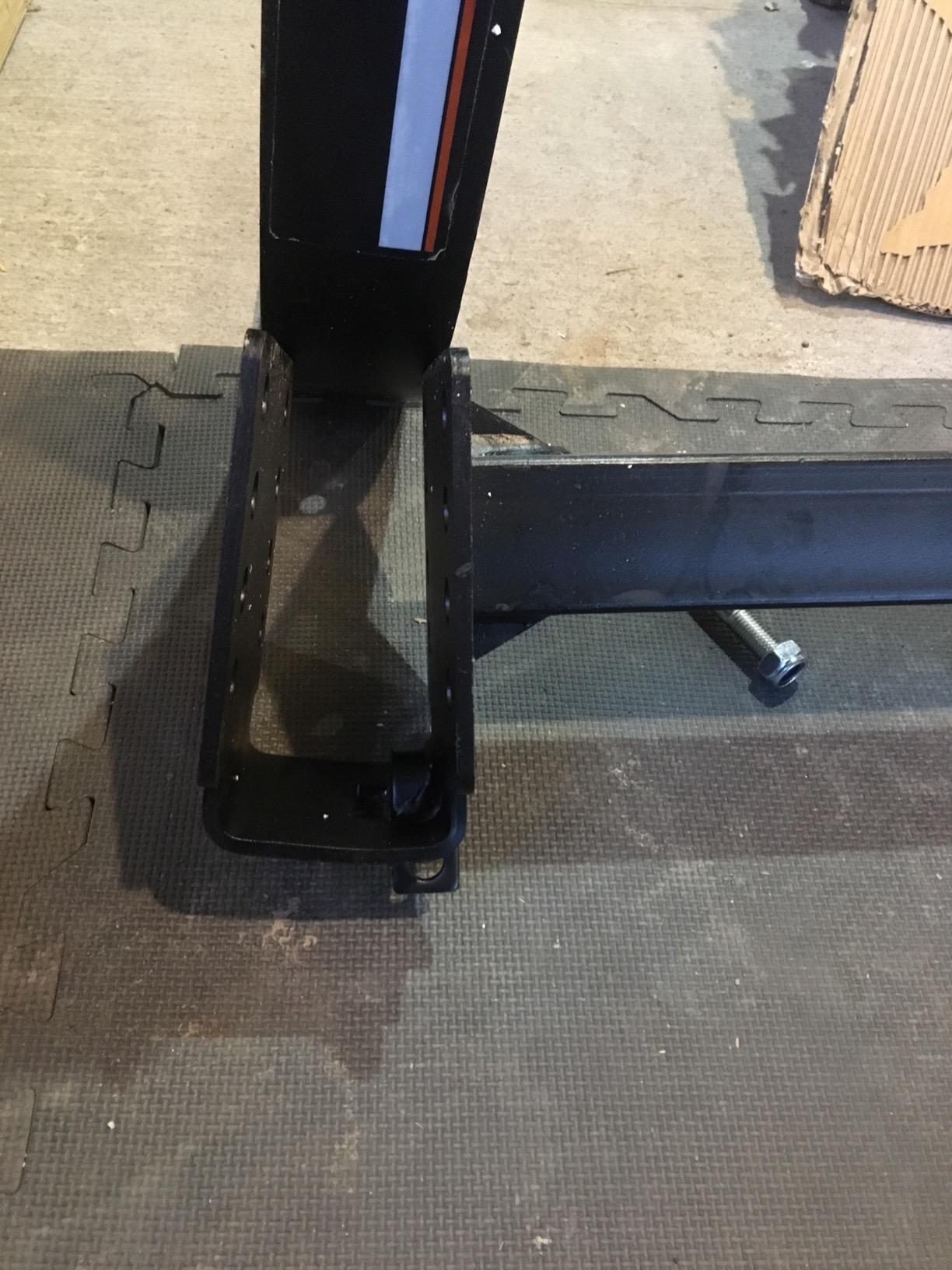 CURT 16115 E16 5th Wheel Hitch, 16,000 lbs customer photo 2