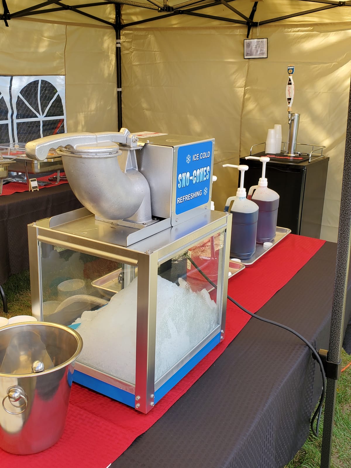 Paragon Simply-A-Blast Heavy Duty Snow Cone Machine, Silver, Standard customer photo 2