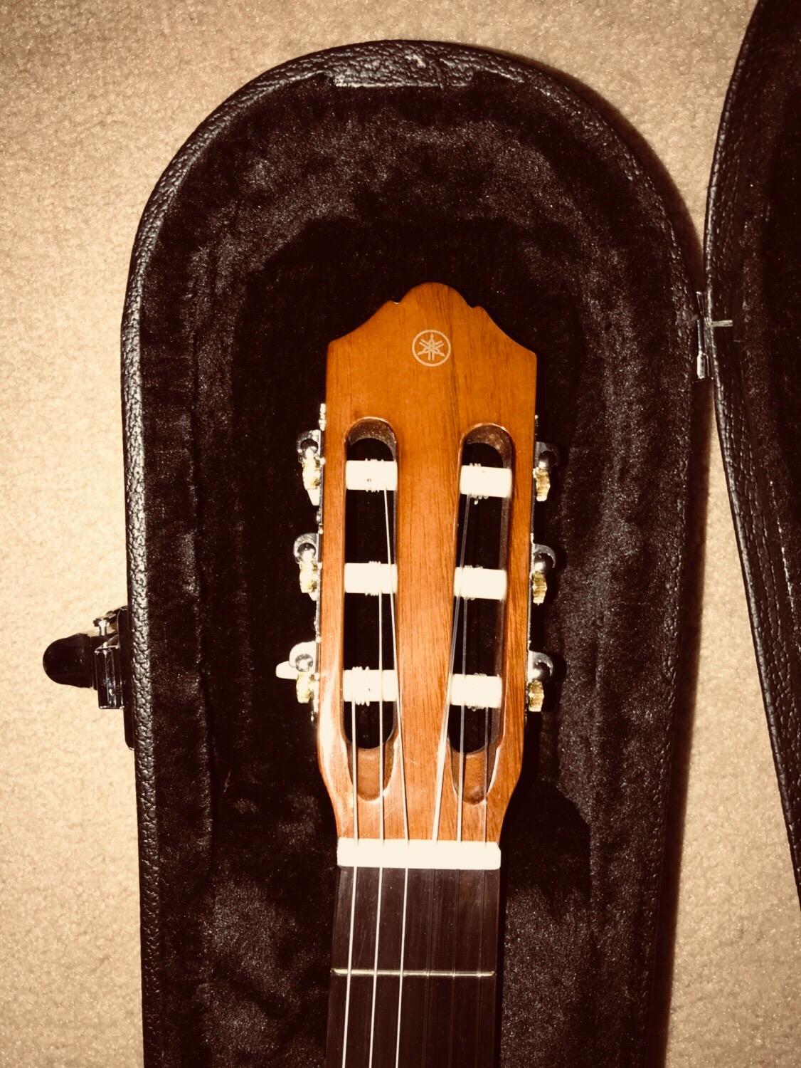 Gator Cases Traditional Series Hard-Shell Wood Case For 3/4 Sized Acoustic Guitars (GWE-ACOU-3/4) customer photo 2