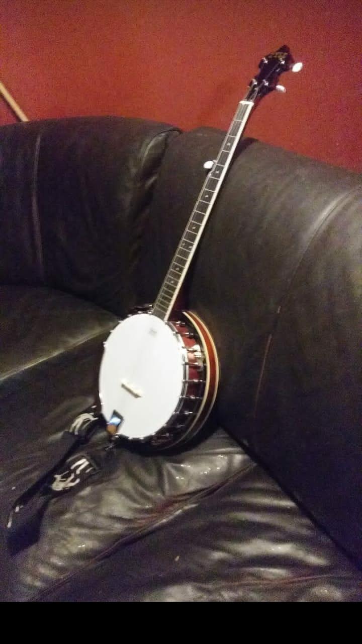 PYLE-PRO 5-String Geared Tunable Banjo with White Jade Tune Pegs & Rosewood Fretboard Polished Rich Wood Finish Maplewood Bridge Stand & Truss Rod Adjustment Tool - PBJ60 customer photo 1