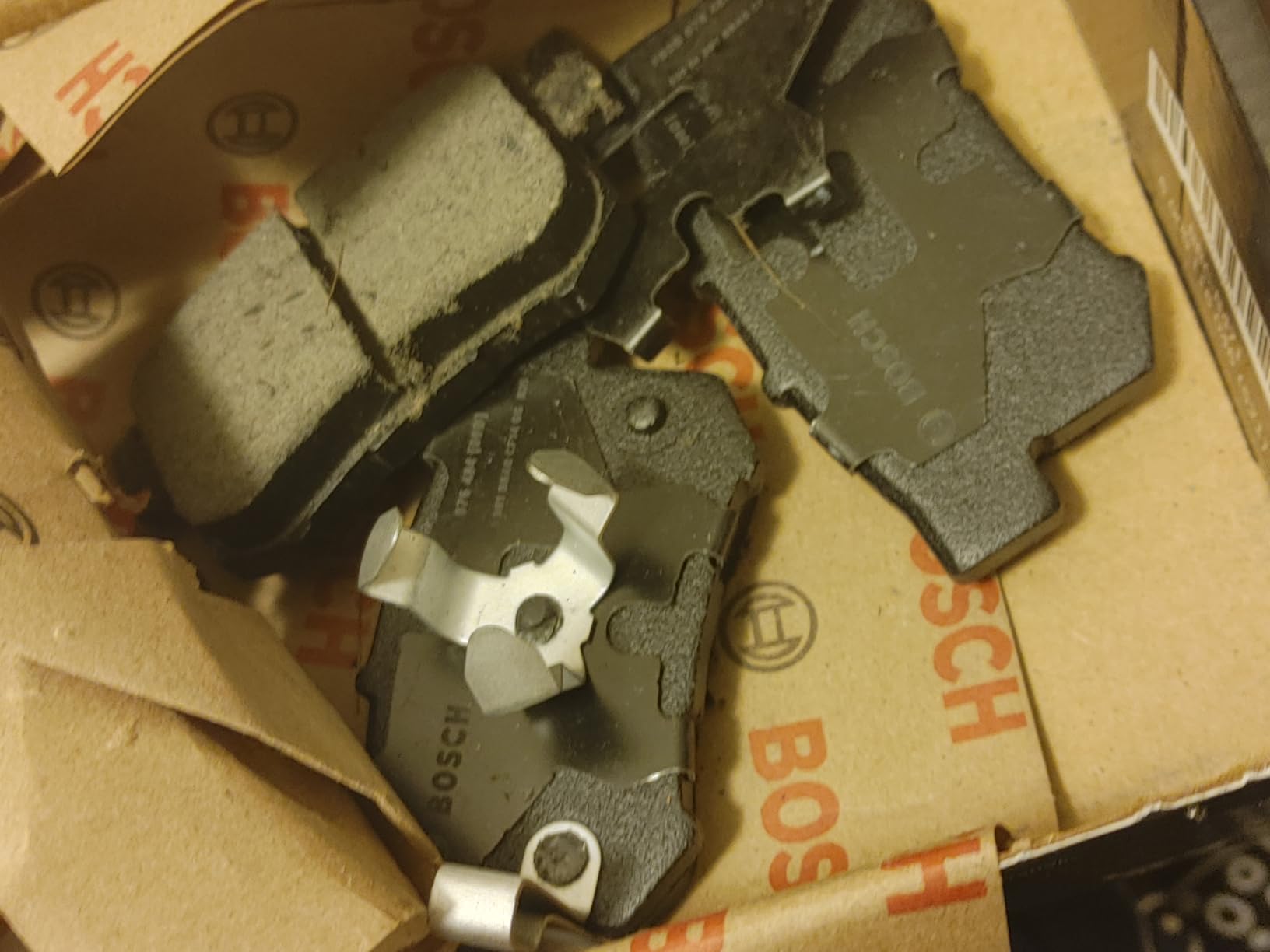 BOSCH BC1086 QuietCast Premium Ceramic Disc Brake Pad Set - Rear customer photo 2