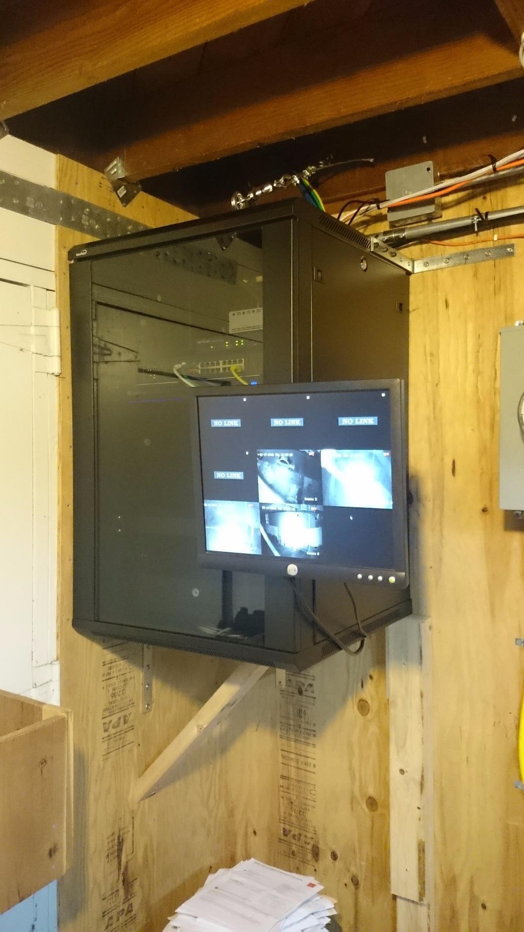Navepoint 9U Deluxe IT Wallmount Cabinet Enclosure 19-Inch Server Network Rack with Locking Glass Door 24-Inches Deep Black customer photo 2