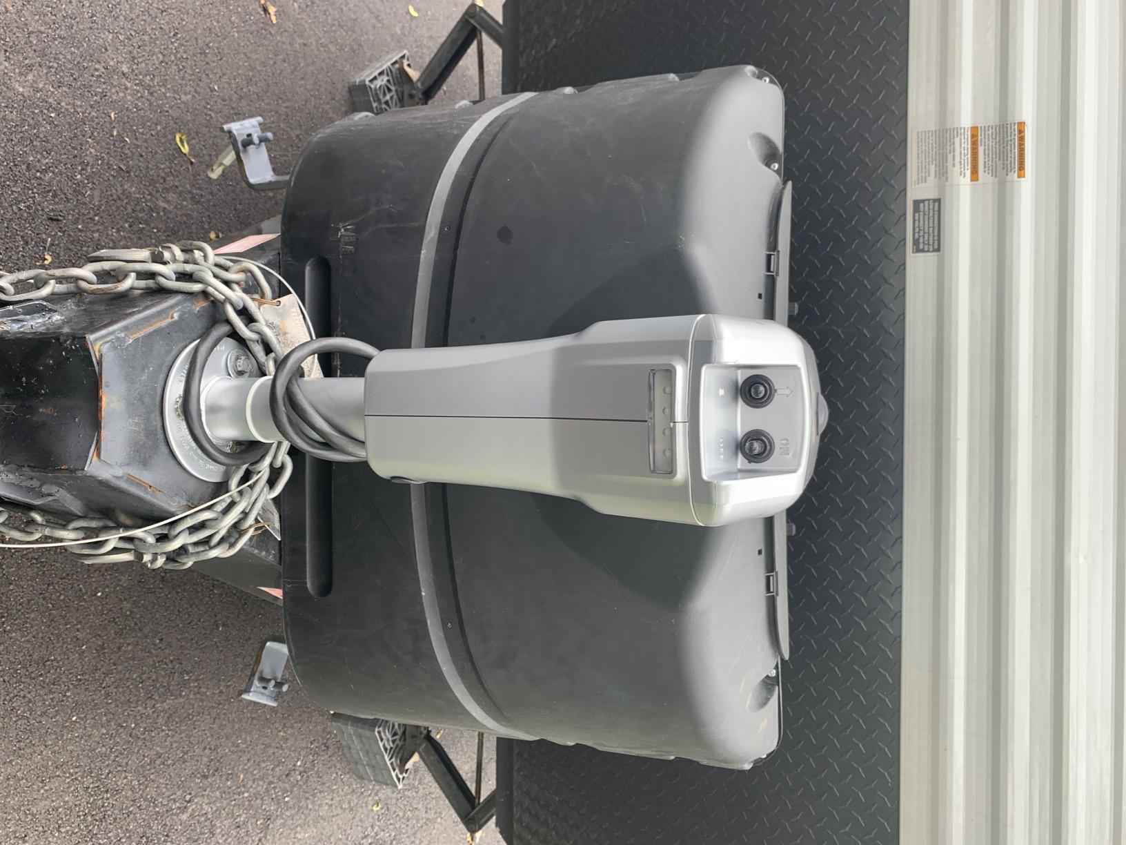 Husky Towing 82022 Super Brute Electric Trailer Tongue Jack, 5000 lb Capacity, 18 Inch Travel, with Remote and 3 LED Lights, Bright Silver customer photo 1