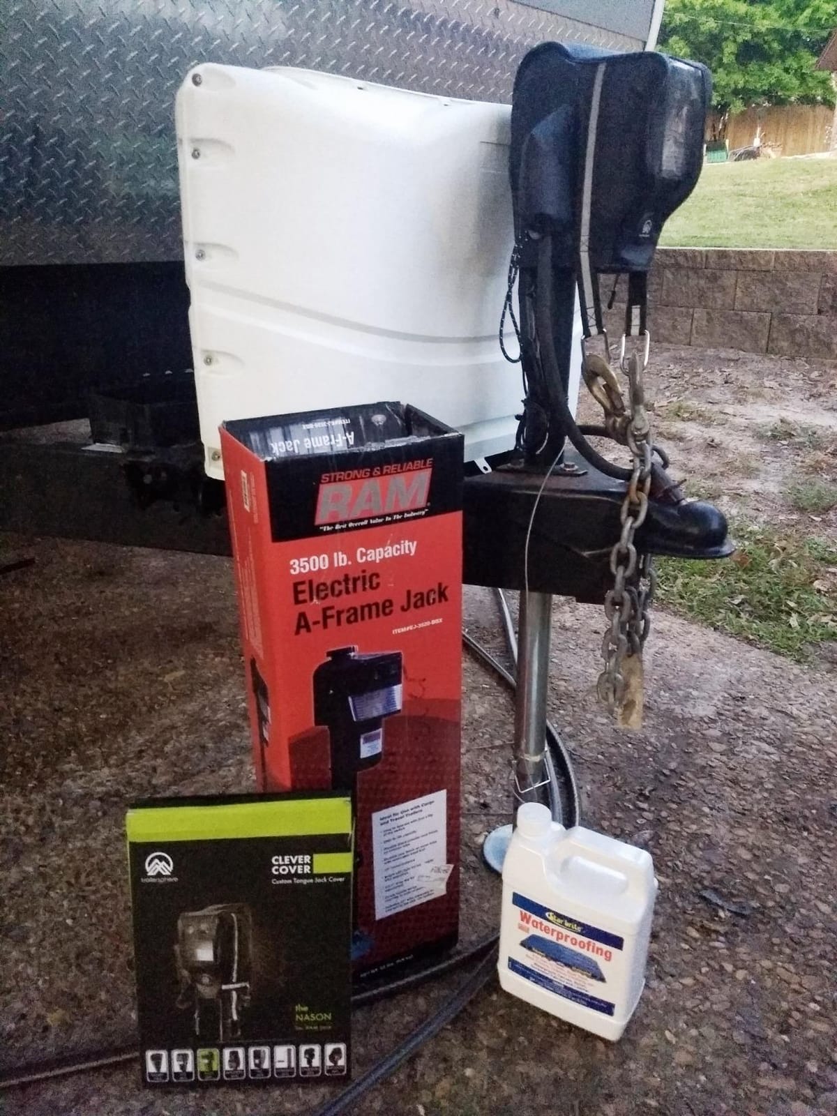 RAM Trailer Products EJ-3520-BBX 3,500 lb. Electric Trailer Jack with Drop Leg - Black customer photo 1