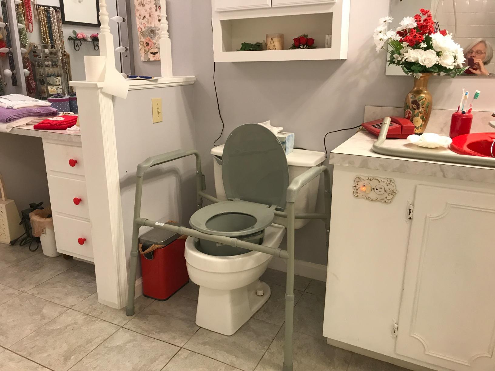 Vive Bariatric Bedside 3-in-1 Commode 500 lb Capacity - Portable Folding | Toilet Chair - Adjustable Height, Extra Wide Seat - Bucket Splash Guard Heavy Duty Adult Bathroom, Pail Fits Standard Liner customer photo 2