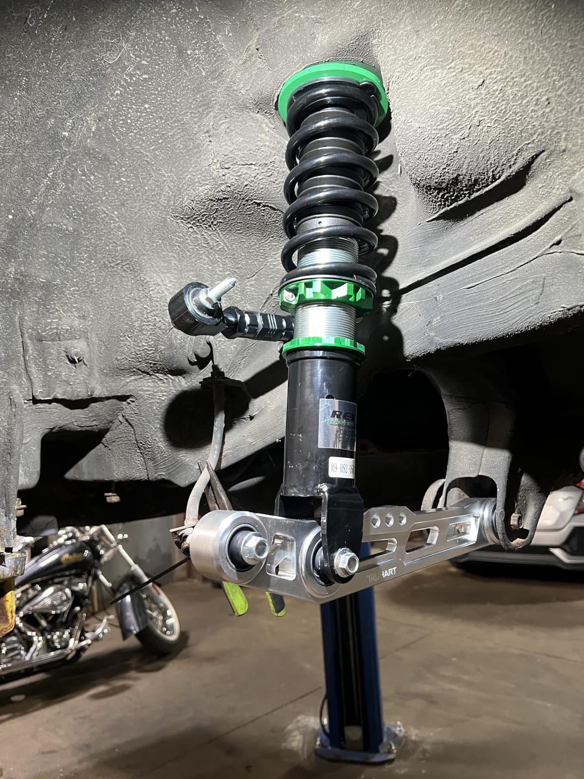 Rev9 R9-HS2-013_2 Hyper-Street II Coilover Suspension Lowering Kit, Mono-Tube Shock w/ 32 Click Rebound Setting, Full Length Adjustable, compatible with Honda Civic Coupe/Sedan (EM/ES) 2001-05 customer photo 1