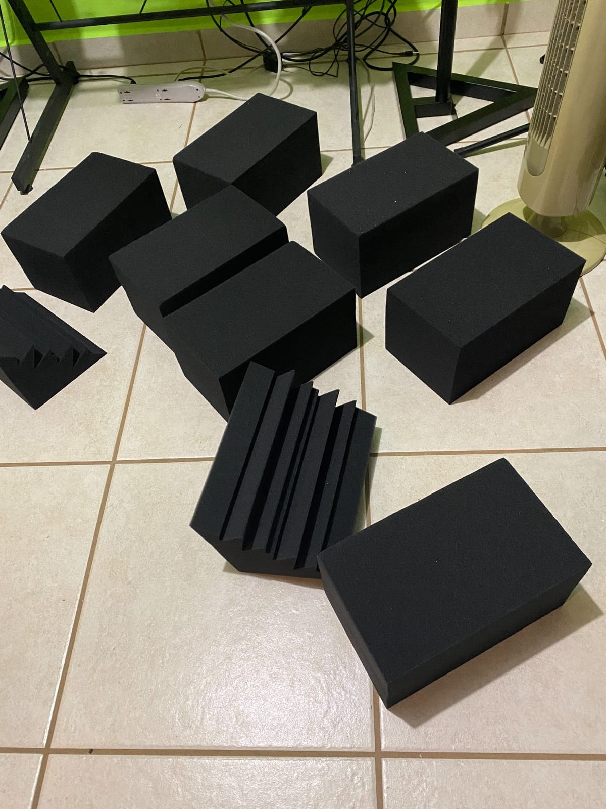 JBER 16 Pack Column Acoustic Wedge, Studio Foam Corner Bass Traps customer photo 1