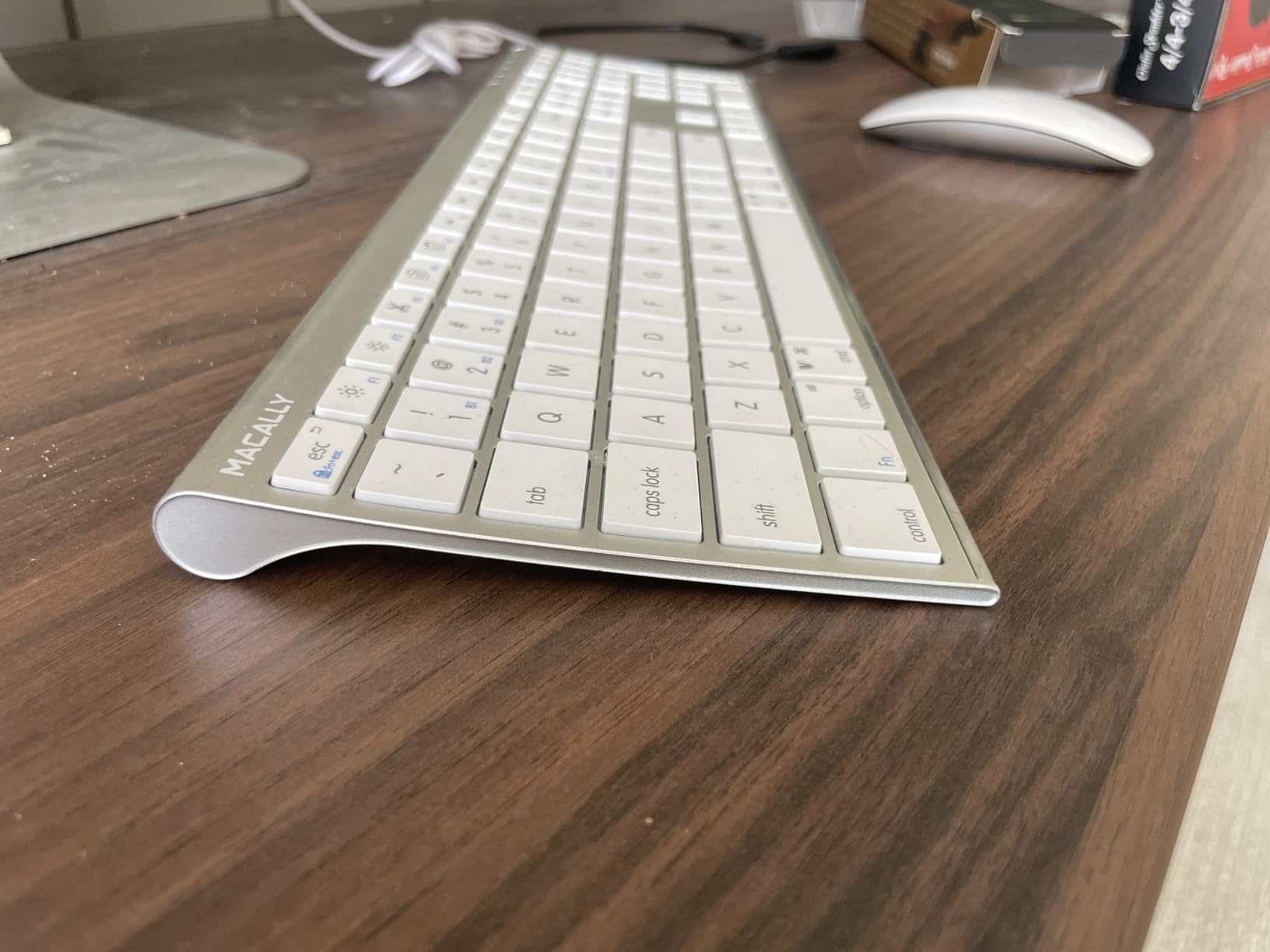 Macally Wireless Bluetooth Keyboard for Mac - Compatible Apple Keyboard or MacBook Pro/Air, iMac - Multi-Device, Up to 3 Devices with 110 Keys, 20 Shortcuts, Numeric Keypad, and Rechargeable - Silver customer photo 2