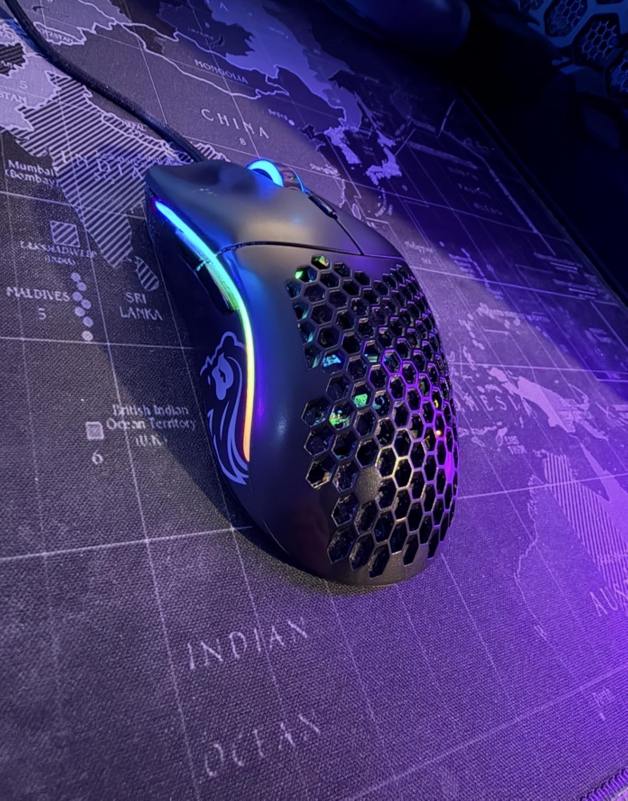 Glorious Model O- (Minus) Compact Wired Gaming Mouse - 58g Superlight Honeycomb Design, RGB, Pixart 3360 Sensor, Ambidextrous, Omron Switches - Matte Black customer photo 2