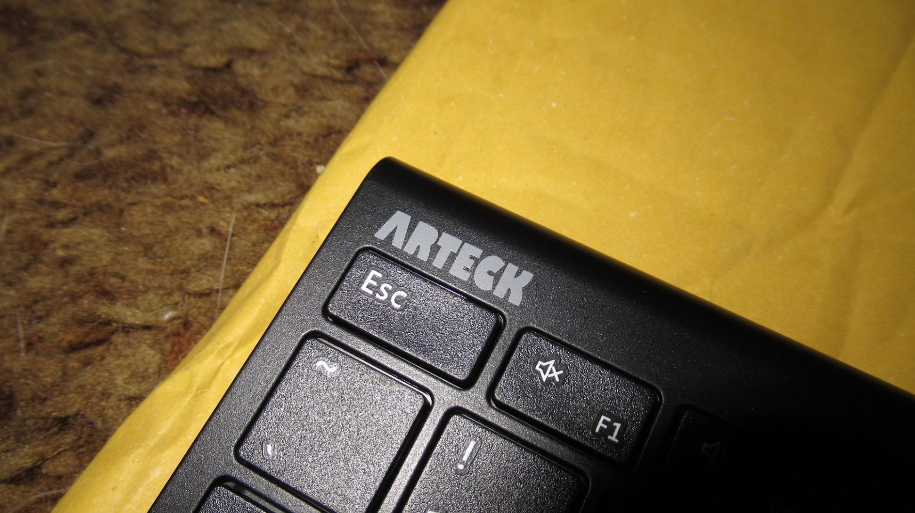 Arteck HB192 Universal Bluetooth Keyboard Multi-Device Stainless Steel Full Size Wireless Keyboard for Windows iOS Android Computer Desktop Laptop Surface Tablet Smartphone Rechargeable Battery customer photo 2