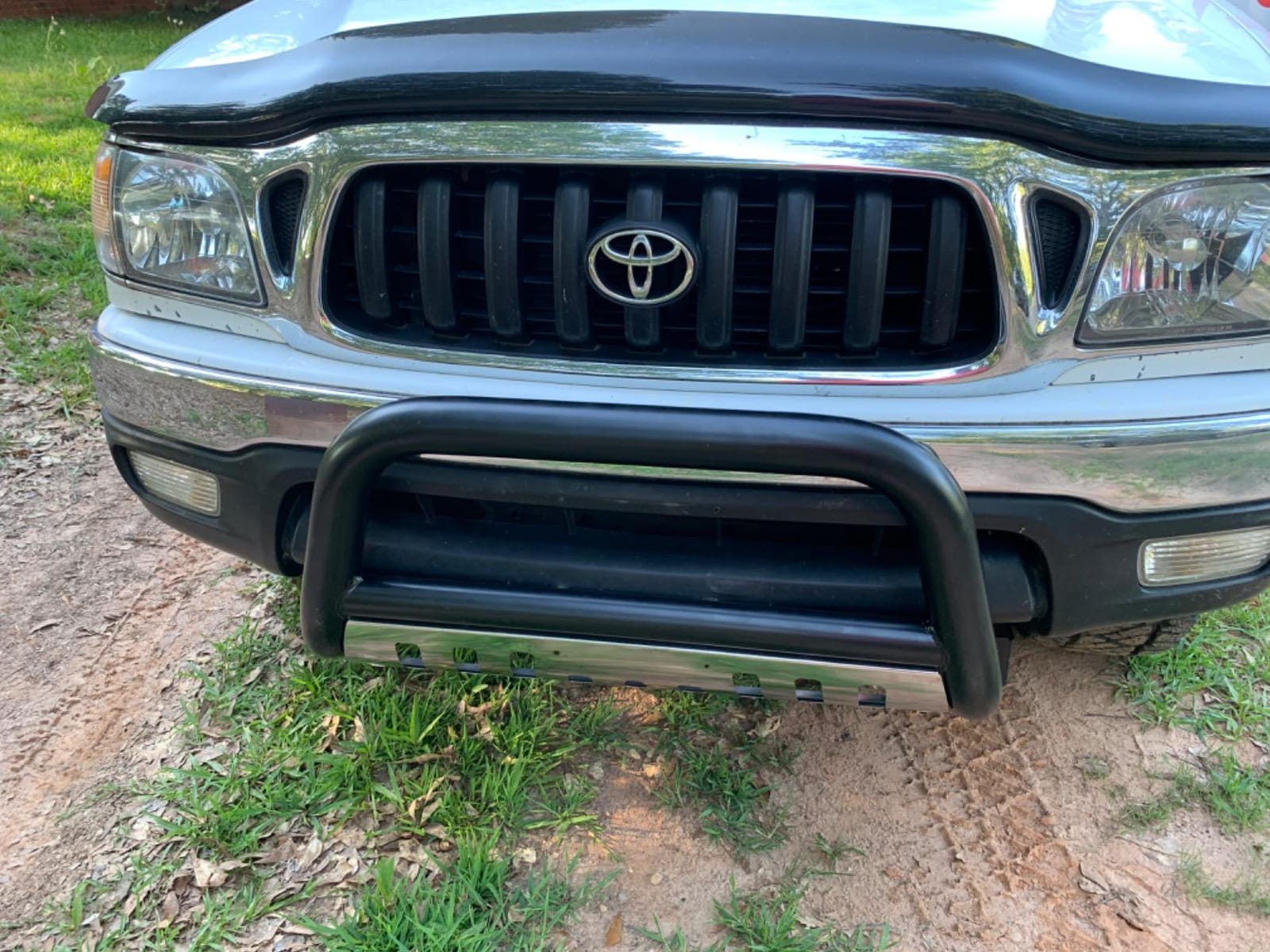 ECOTRIC Bull Bar Compatible with 98-04 Toyota Tacoma 96-98 Toyota 4Runner customer photo 1