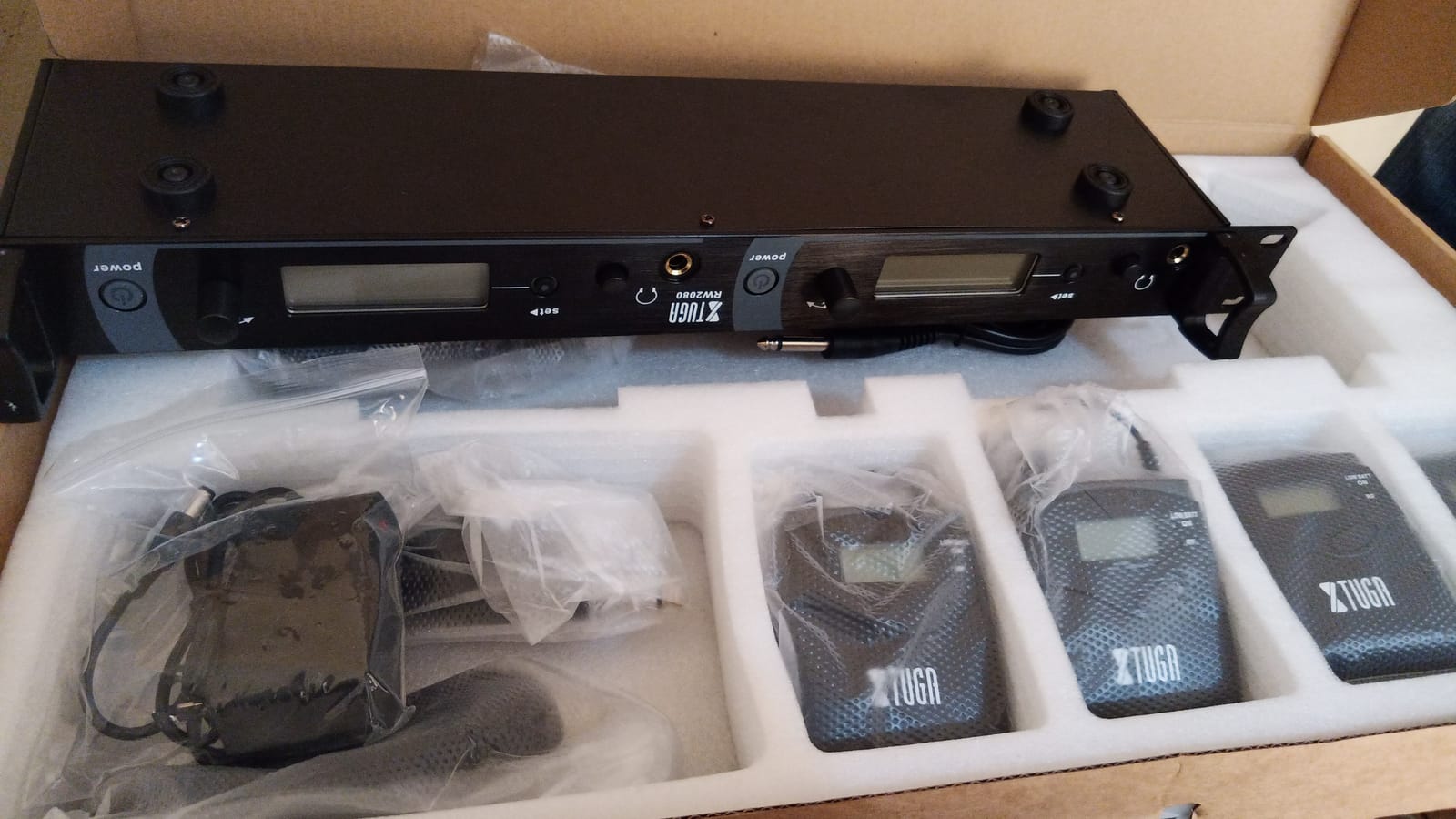 XTUGA RW2080 Wireless in Ear Monitor System,4 Bodypacks UHF IEM(902-928mhz) customer photo 1