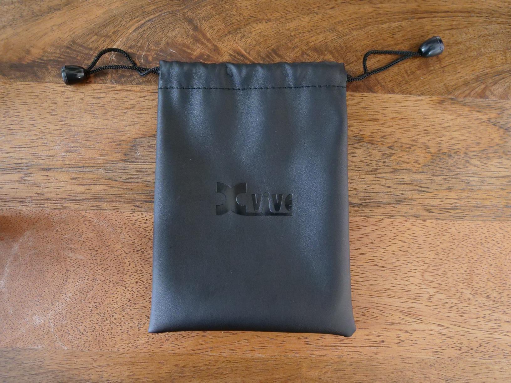 Xvive U4 Wireless in-Ear Monitor System Professional IEM System Transmitter and Beltpack Receiver for Studio, Band Rehearsal,Live Performance (U4) customer photo 2