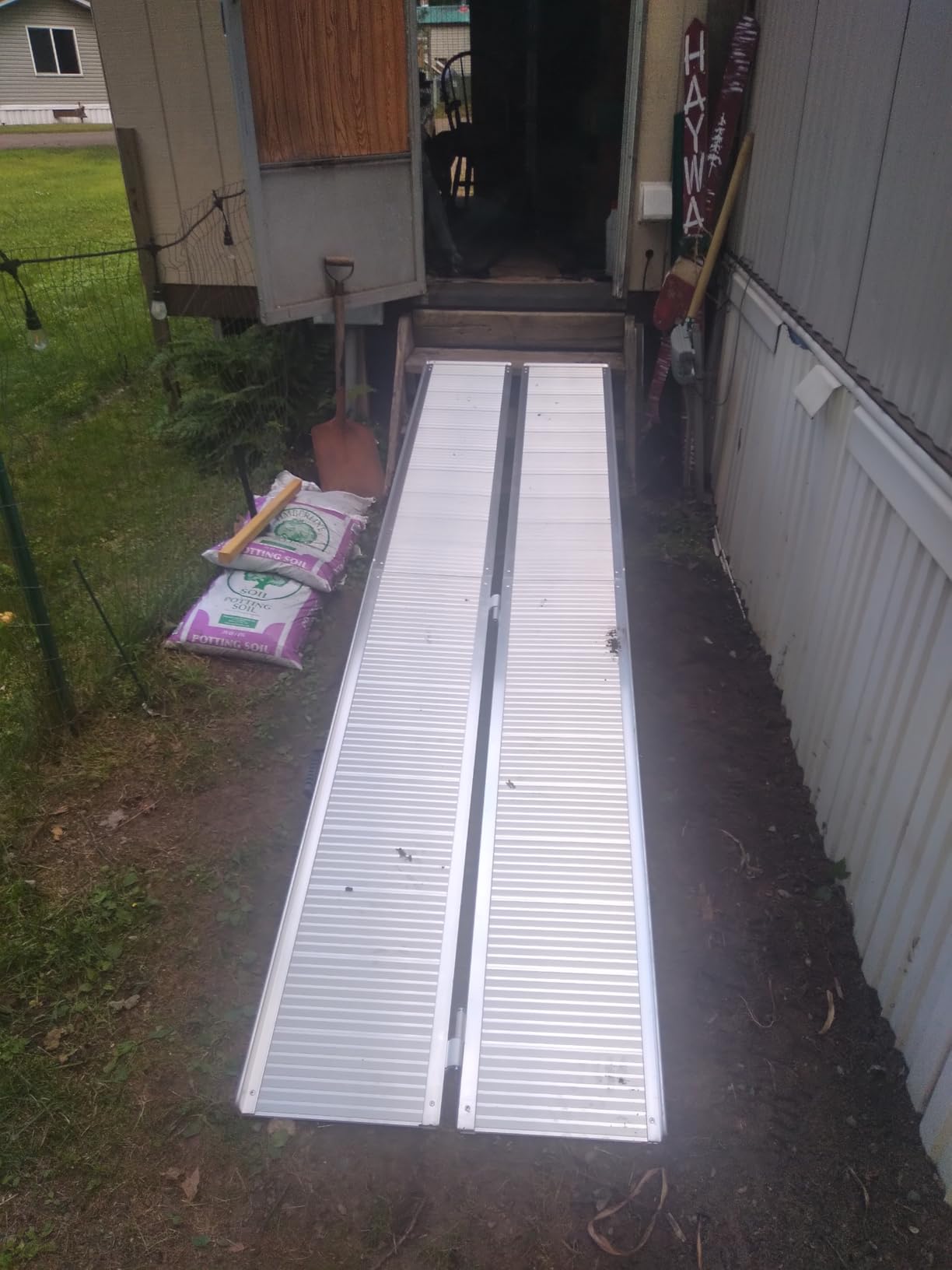 HOMCOM Wheelchair Ramp 5FT, Foldable Aluminum Handle, 600lbs Capacity customer photo 2