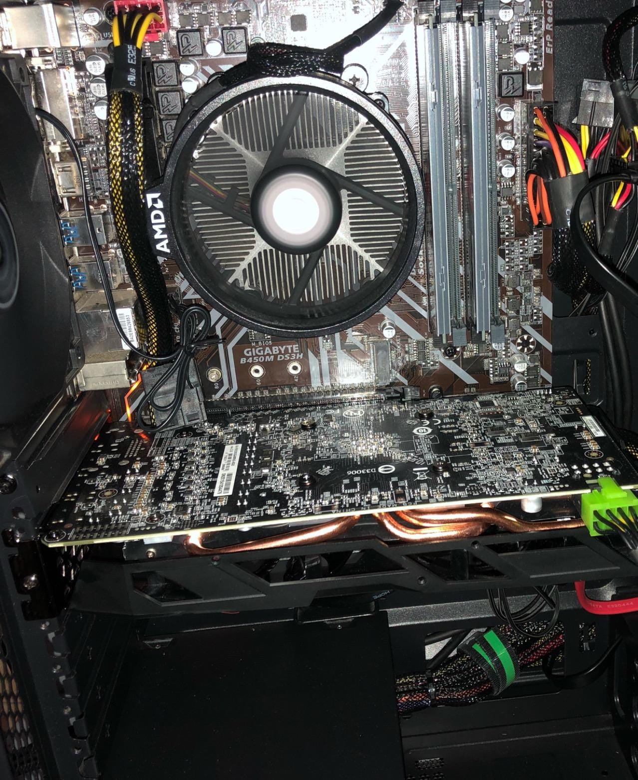 GIGABYTE Radeon RX 580 Gaming 8GB Graphic Cards GV-RX580GAMING-8GD REV2.0 customer photo 1