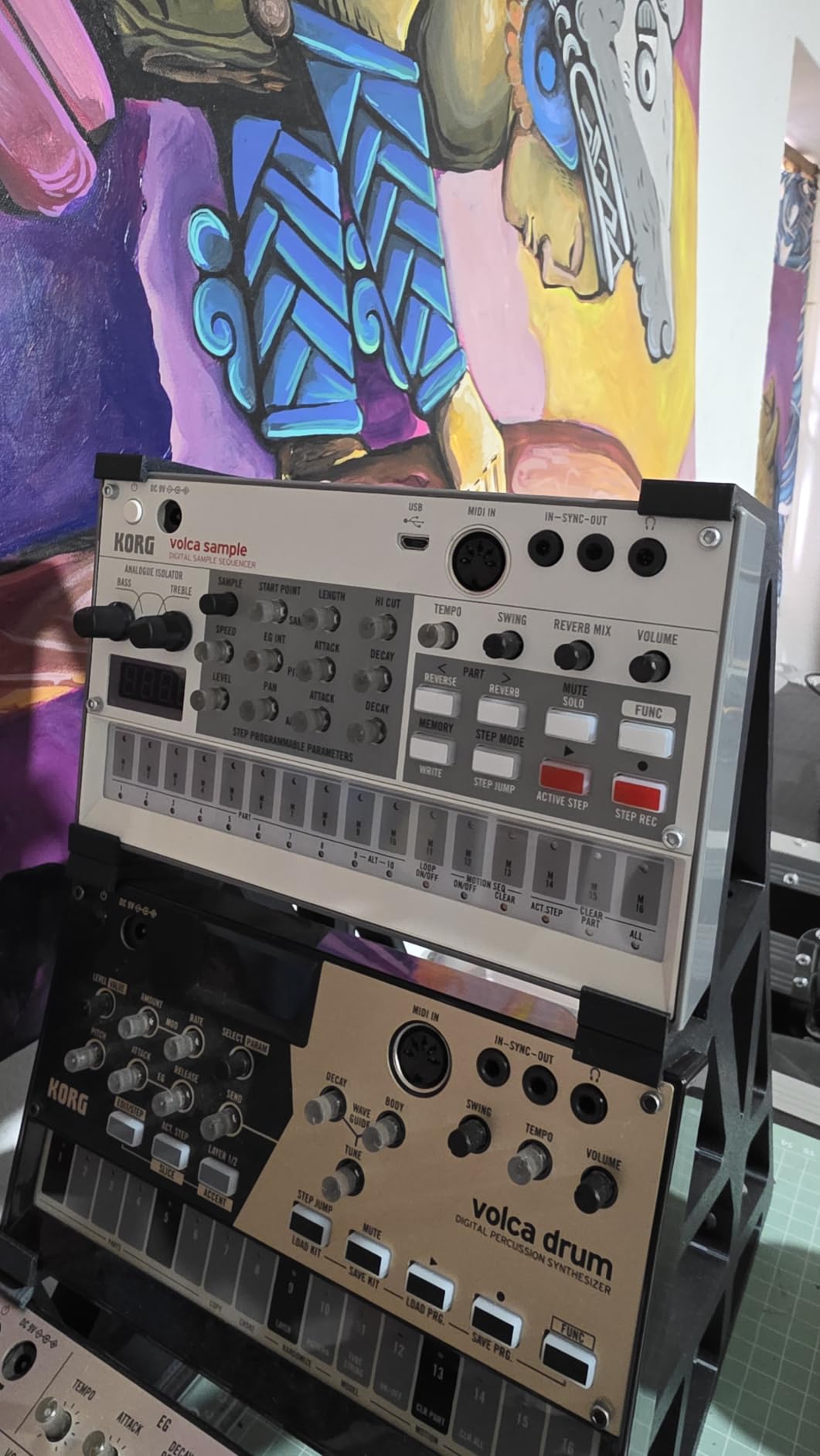 Korg Volca Sample 2 Digital Sample Sequencer Drum Machine w/Pattern Chain Mode and 16-step Sequencer customer photo 1