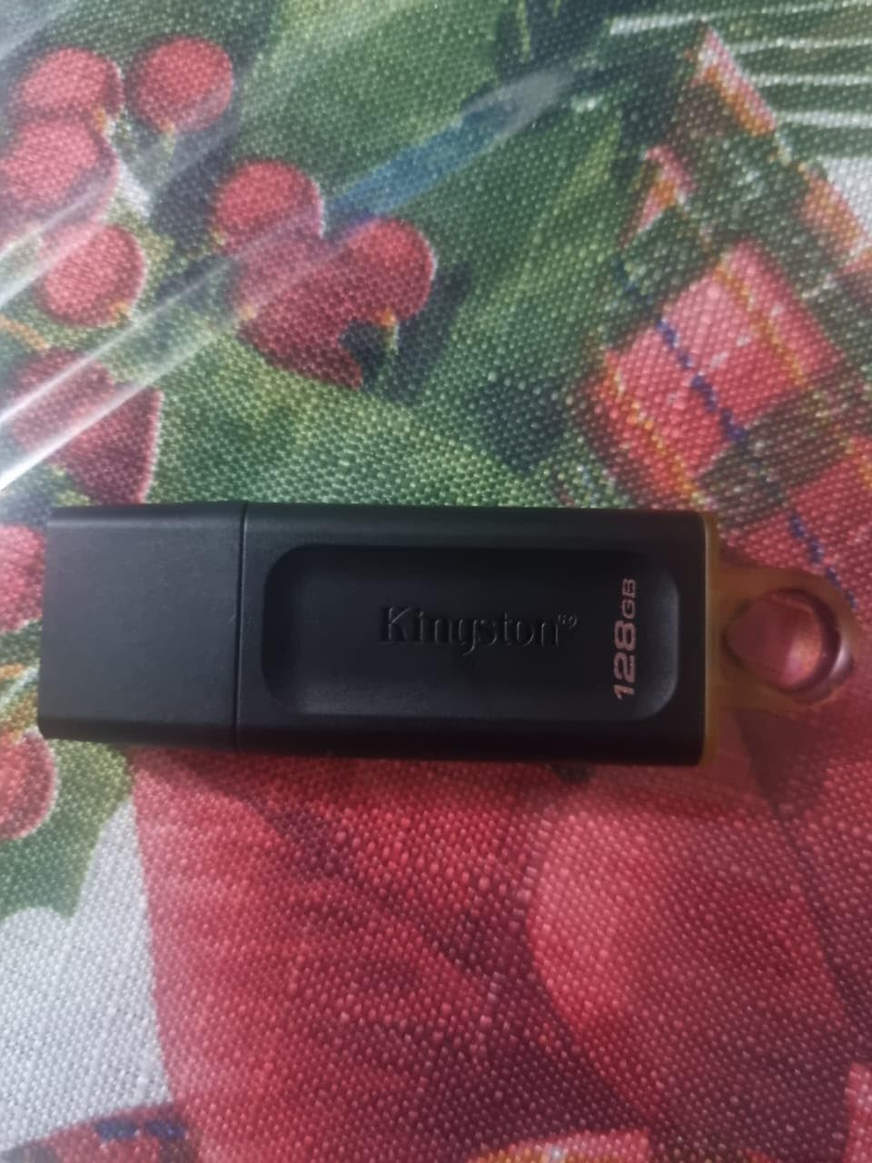 Kingston DataTraveler Exodia 128GB USB 3.2 Flash Drive DTX/128GB,Black customer photo 1