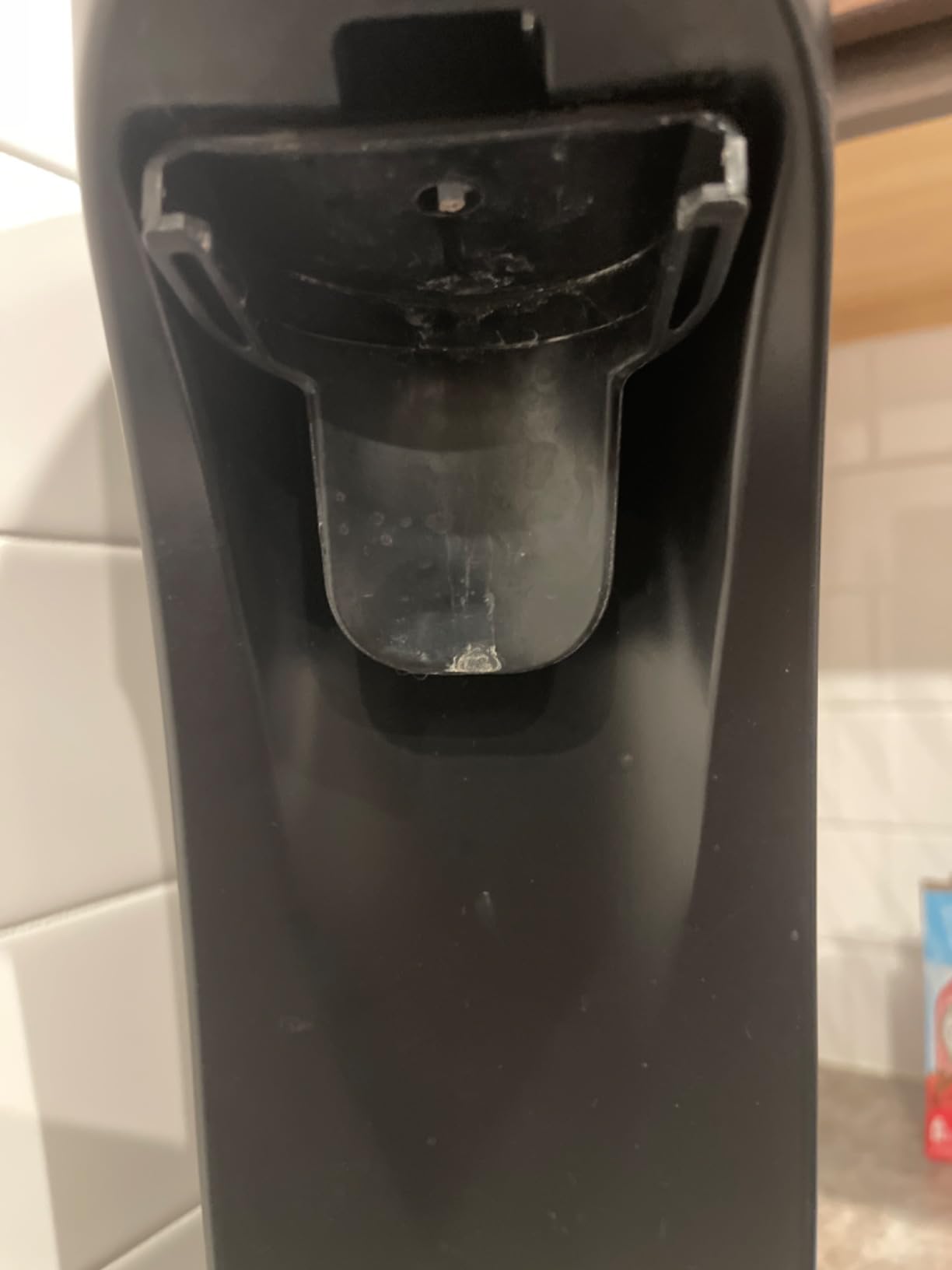 Drinkmate OmniFizz Sparkling Water Maker & Soda Streaming Machine | Carbonates Any Drink | ULTIMATE BUNDLE | Includes Three 60L CO2 Cartridges + Two BPA-Free Bottles (Matte Black) customer photo 2