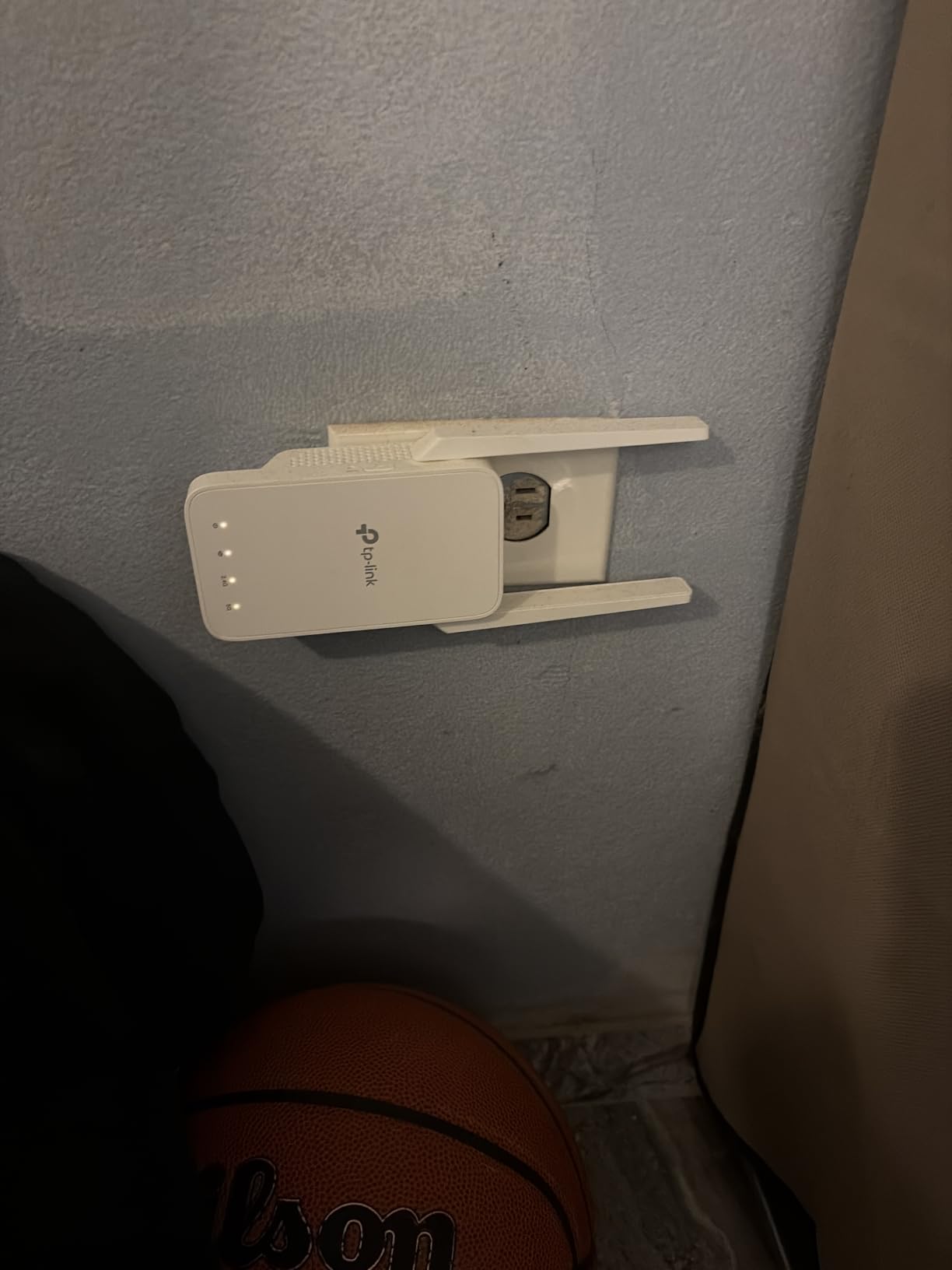 TP-Link AC1200 WiFi Extender Dual Band 5GHz/2.4GHz (RE315) customer photo 1