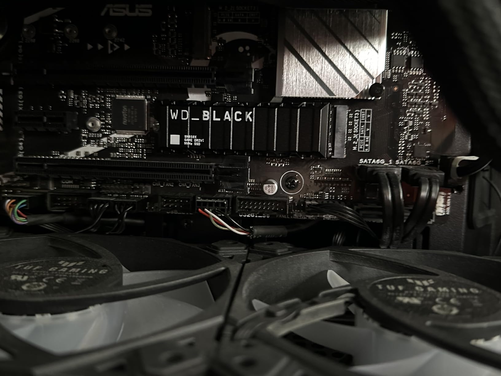 WD_BLACK SN850X 1TB NVMe SSD with Heatsink - M.2 2280, Up to 7,300 MB/s Read speeds, Up to 6,300 MB/s write speeds, Gaming Expansion, High Performance Internal Solid State Drive - WDS100T2XHE customer photo 2