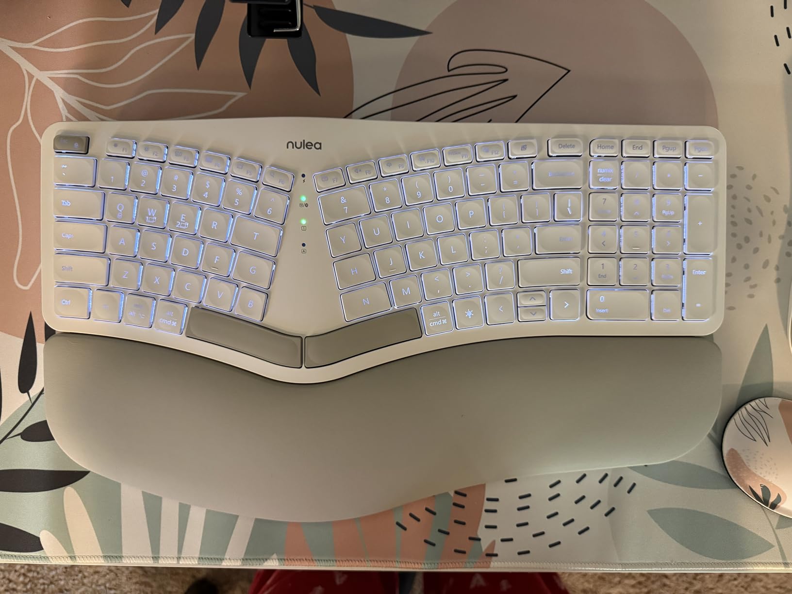 Nulea Ergonomic Split Keyboard Wireless with Wrist Rest 7 Color Backlight customer photo 1