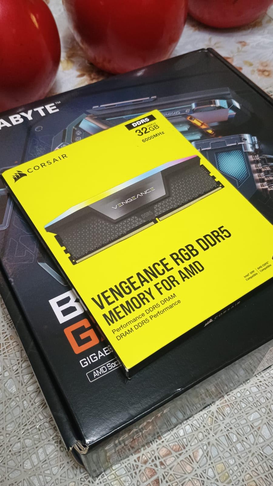CORSAIR Vengeance RGB DDR5 RAM 32GB (2x16GB) Up to 6000MHz CL30-36-36-76 1.40V AMD EXPO Intel XMP Desktop Computer Memory - Gray (CMH32GX5M2B6000Z30K) customer photo 1