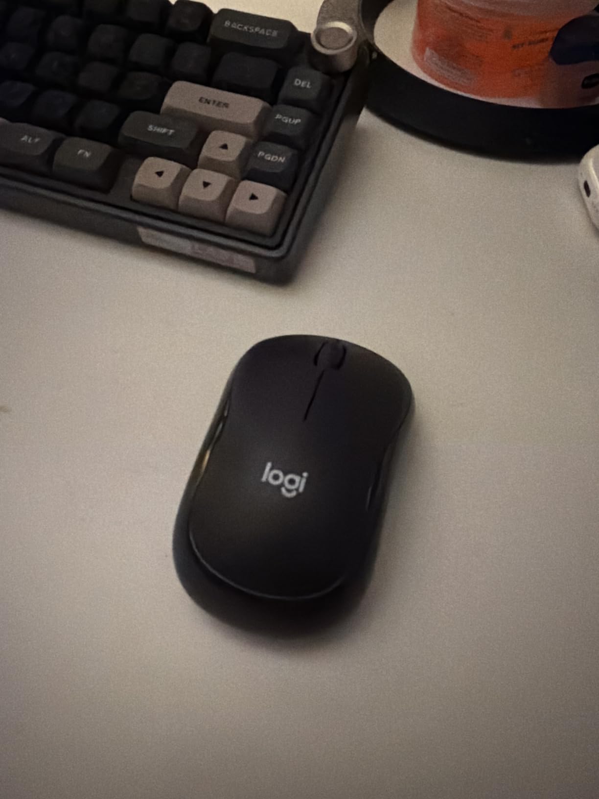 Logitech M240 Compact Silent Bluetooth Wireless Mouse - Graphite customer photo 1