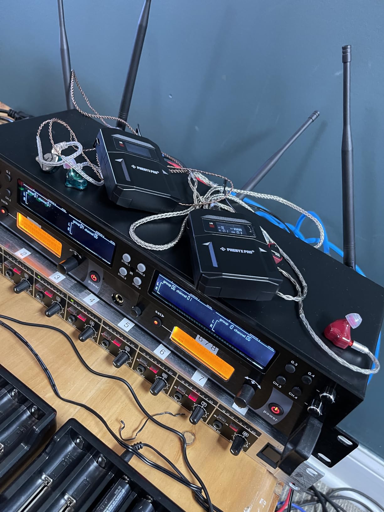 Phenyx Pro 4-Channel UHF Mono Wireless in Ear Monitor System PTM-33-4B customer photo 1