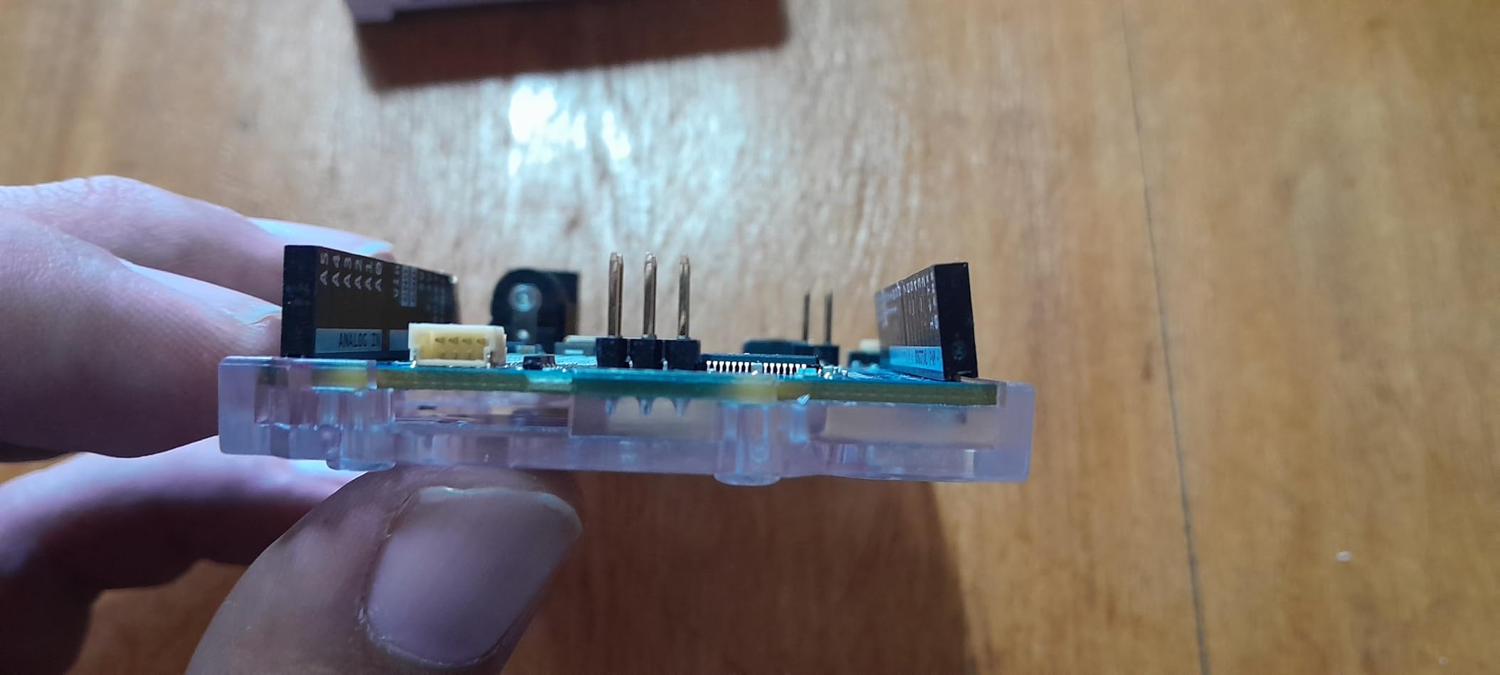 Arduino UNO R4 WiFi [ABX00087] - Renesas RA4M1 + ESP32-S3, Wi-Fi, Bluetooth, USB-C, CAN, 12-bit DAC, OP AMP, Qwiic Connector, 12x8 LED Matrix for Advanced IoT & Embedded Projects customer photo 2